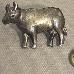 Small Cow Farm Animal Collectible Lapel Pin